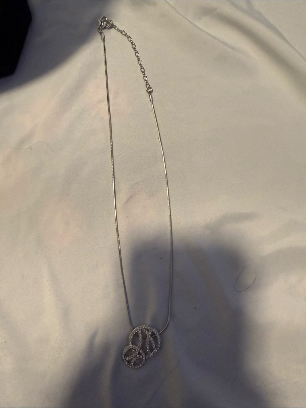 Swarovski pendant w/a distinctive interlocking design with clear pavé crystals - Picture 5 of 6